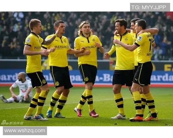 多特蒙德凭梅雷沙和戴维得分，2-1险胜汉诺威，点燃德甲争冠希望